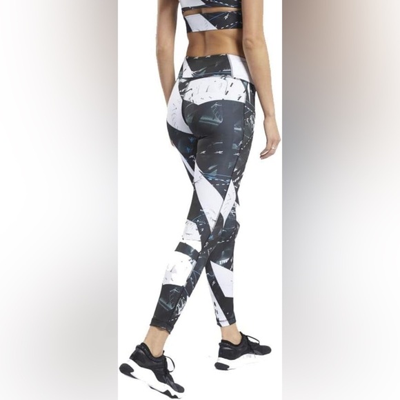 Reebok Woman’s Workout Leggings - Picture 6 of 6